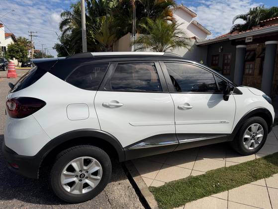 RENAULT CAPTUR 1.6 16V SCE FLEX LIFE X-TRONIC RENAULT CAPTUR 1.6 16V SCE FLEX LIFE X-TRONIC